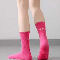 Chaussettes de Pilates antidérapantes personnalisées avec coton écologique, vente en gros OEM, chaussettes de yoga pour femmes et hommes, chaussettes de fitness pour studio