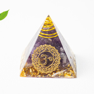 Commercio all'ingrosso Feng Shui animale croce 7 Chakra cristallo naturale ghiaia 3cm piramide intagliata a mano incisione eco-friendly Home Office - Product Image 6