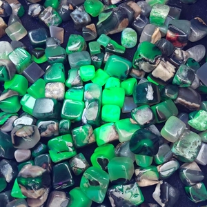 Cristaux <span class=keywords><strong>de</strong></span> méditation en pierres précieuses naturelles à <span class=keywords><strong>prix</strong></span> <span class=keywords><strong>de</strong></span> gros, Agate volcanique sculptée en cube carré pour cadeaux féminins - Product Image 2
