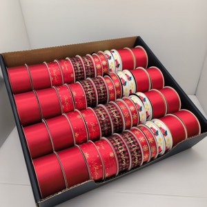 Pita Natal Santa 2.5 inci Merah Ramah Lingkungan dari Poliester yang Indah dengan Pinggiran Kawat dan Garis untuk Dekorasi Liburan. - Product Image 1