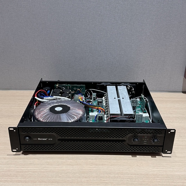 2 Channel Power Amplifier 2U 400 Watts Digital Power Amplifier Professional Audio Sound Equipment Amplifier
