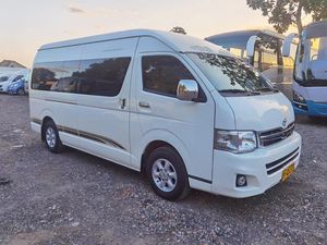 Grande promotion sur les Toyota Hiace d'occasion, minibus <span class=keywords><strong>de</strong></span> luxe 13 places, automatique, essence, norme d'émission Euro 3 - Product Image 3