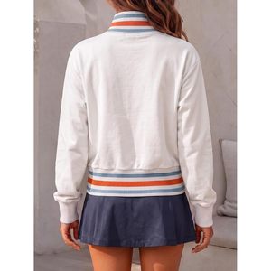 Sudadera Corta Personalizada para Mujer con Media Cremallera, Manga Larga, Cuello Alto y Rayas Acanaladas - Product Image 3
