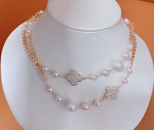 2025 moda 14K chapado en oro trébol de cuatro hojas collar de cuentas barrocas de agua dulce naturales para niñas de moda - Product Image 1