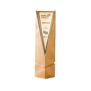 Trofeo de Madera Yuka con Estrella de Cristal Grabada con Láser, Regalo Empresarial, Adorno Artesanal Duradero - Product Image 5