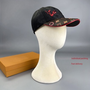 Gorra de Béisbol con Forma de Pico, Ajustable para Todas las Estaciones, Sombrero para el Sol de Alta Calidad, Estilo de Diseñador, Apta para Hombres y Mujeres - Product Image 3