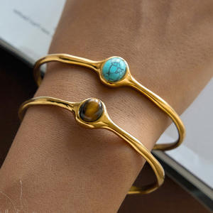 กำไลข้อมือทรงเรขาคณิตทันสมัยสำหรับผู้หญิง ทำจากหินไทเกอร์อายธรรมชาติ ประดับทอง 18K และสแตนเลสสตีล พร้อมแหวนแบบเปิดลายกากบาท ประดับพลอยประจำเดือนกรกฎาคม - Product Image 2