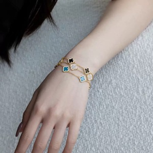 Pulsera <span class=keywords><strong>de</strong></span> Acero Inoxidable Clásica <span class=keywords><strong>de</strong></span> Alta Calidad, Antialérgica, con Diseño <span class=keywords><strong>de</strong></span> Flor <span class=keywords><strong>de</strong></span> la Suerte <span class=keywords><strong>para</strong></span> Mujer, Juego <span class=keywords><strong>de</strong></span> Joyería Chapada en Oro <span class=keywords><strong>de</strong></span> 18k, Venta al Por Mayor - Product Image 4