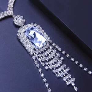 Chaîne <span class=keywords><strong>de</strong></span> poitrine bijoux fête SexyBra chaîne <span class=keywords><strong>de</strong></span> poitrine corps bijoux <span class=keywords><strong>de</strong></span> poitrine brillant chaîne <span class=keywords><strong>de</strong></span> corps pour les femmes avec strass - Product Image 4