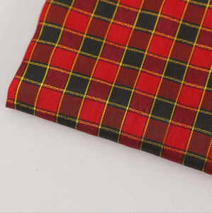 100% poliéster Super hilo metálico teñido a cuadros TELA ESCOCESA diseño de patrón tejido barato para embalaje de juguetes de Navidad Material liso - Product Image 5