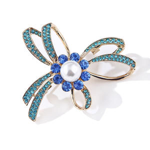 Lujosos broches de aleación chapados en perlas para mujer, accesorio perfecto para bolsa de <span class=keywords><strong>regalo</strong></span> de compromiso para fiesta de boda - Product Image 6