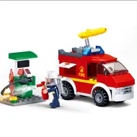 136 adet SLuban 0623 yangın alarmı itfaiye kamyonu montaj modeli erkek montaj yapı taşları oyuncak hediyeler