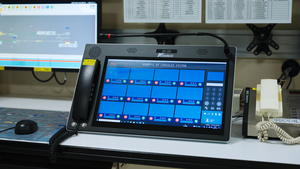 KNTECH Salle de contrôle Téléphone A17 Identification de l'appelant Téléphone sensible 17.3 pouces Écran tactile Station de répartition Col de cygne Microphone - Product Image 3