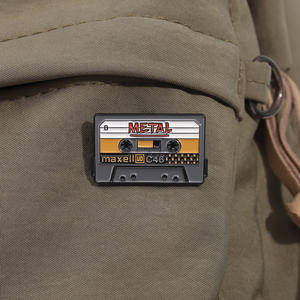 Fabricante <span class=keywords><strong>de</strong></span> China Custom 80s 90s Retro Nostálgico Cinta Casetes ¿Puedo tomar prestado un sentimiento Taylor Singer esmalte pines solapa PIN - Product Image 6