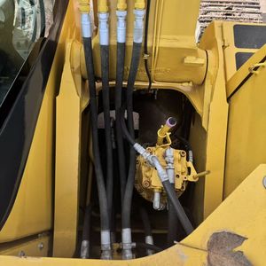 Excavadora de cadenas usada Komatsu PC160 de 16 toneladas, de fábrica en Japón, con certificación EPA y CE, incluye motor, caja de cambios, bomba y PLC para construcción. - Product Image 6