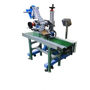 Petite machine d'étiquetage automatique Express pour bouteilles et bocaux, conception de ligne plate pour petits espaces - Product Image 1