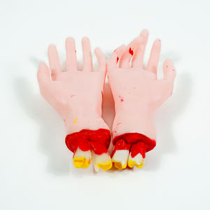 Couleur de la peau gauche et droite sanglante réaliste Halloween faux pieds accessoire pour la décoration d'Halloween - Product Image 3