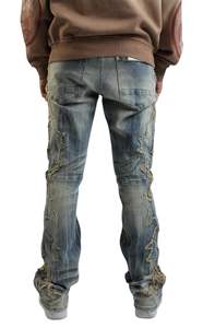 ג'ינס מתרחב לגברים, אופנת רחוב איכותית בהתאמה אישית, דגם Y2K, כחול שטוף, עם קישוטי ניטים וטלאים, מבד דנים כותנה. - Product Image 3