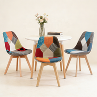 Fauteuil d'appoint rembourré en tissu patchwork de style mid-century avec pieds en bois massif pour salon, bureau à domicile et chambre à coucher