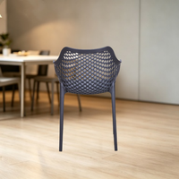 Chaise en plastique noire ajourée avec accoudoirs, empilable, pour extérieur, patio, jardin, bistrot, restaurant