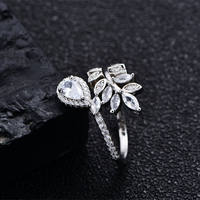 Accessoires en gros pour femmes, bijoux fins, bagues en argent sterling 925, fleur, sens avancé, zircon, bague pour femmes