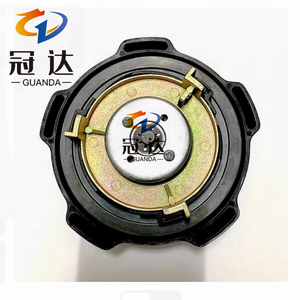 Tapa de Tanque de Combustible con Cierre de Hierro de Alta Calidad con 3 Garras y Cierre, Apta para Camiones y Furgonetas - Product Image 1