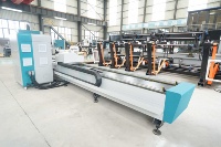 Offre Spéciale LX62TE Basic Simple Deux Mandrin Automatique Laser Tuyau Fiber Laser Machine De Découpe 6 Mètres 1500w pour Tube Métallique