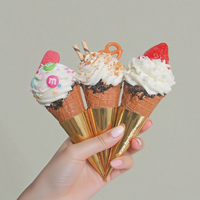 Lebensechte PVC-Kunst-Eiscreme-Waffeln, wasserdichte Dessertmodelle für Party-Tischdekoration, Event-Dekor, Sommer-Strand-Themen-Styling