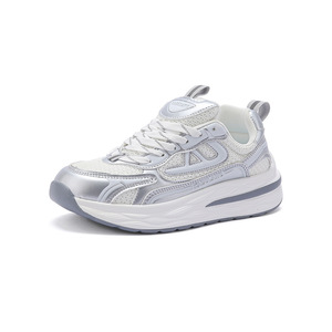 Zapatillas de deporte de suela blanda personalizadas con aumento de altura para mujeres y hombres, zapatillas deportivas transpirables con estilo de galaxia brillante para estudiantes y corredores - Product Image 6