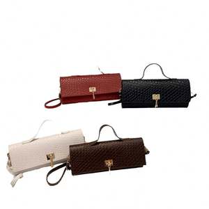 Bolso de mano de piel sintética para mujer, moderno y nuevo, de felpa, varios colores, informal, para el hombro. - Product Image 4