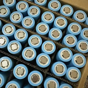 Baterai Lithium Ion Silinder 26650 Isi Ulang Kapasitas Tinggi 3.6V 26650 70HP 7000mAh - Product Image 4