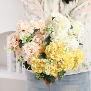 Flores Artificiales de Crisantemo Nieve, 4430cm, Seda, Alta Simulación, Decoración para Sala de Estar, Accesorios de Fotografía, Venta al Por Mayor - Product Image 4