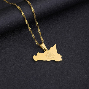 HY Nuova Collana con Ciondolo a Mappa della Sicilia in Acciaio Inossidabile Placcato Oro con <span class=keywords><strong>Design</strong></span> a Lettere Diamantate, Gioielli alla Moda per Donne - Product Image 4