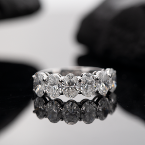 Anillo de Diamantes de Corte Ovalado Sintético Cultivado en Laboratorio de 10 Centavos 0.1 Ct, Eternidad Completa o Media Eternidad - Product Image 1
