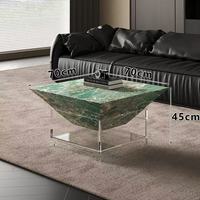 Table basse en acrylique de style pyramidal, inspirée du vent, minimalisme italien ; pas d'assemblage requis, pièce maîtresse rétro-minimaliste pour