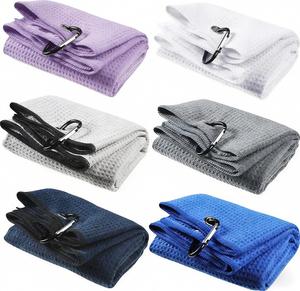 Serviette de nettoyage en microfibre gaufrée personnalisée avec clip, absorbante et à séchage rapide, pour le golf, la gym et la randonnée - Product Image 1