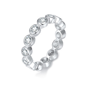 Anillo de Eternidad de Plata 925 con Moissanita para Mujer, Corte Brillante Redondo, Engaste de Bisel, Anillo de Boda Clásico Geométrico - Product Image 5