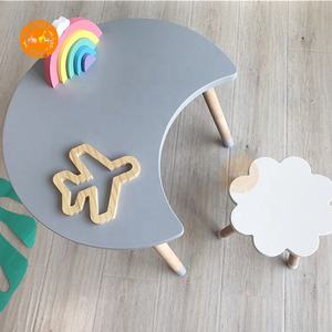 Style attrayant en bois enfants Table chaise ensemble lune et étoile forme maternelle bébé chambre meubles <span class=keywords><strong>petit</strong></span> <span class=keywords><strong>bureau</strong></span> - Product Image 3