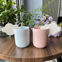 Mug en céramique minimaliste à motif nuage, design rétro de haute qualité avec une touche premium, idéal pour le café ou l'eau