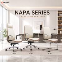 Chaise de bureau exécutive en cuir ergonomique rembourrée avec base en métal pour salle de conférence et réunion, idéale pour les visiteurs et les invités.
