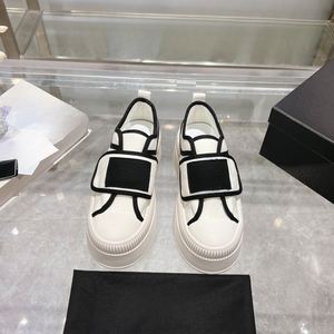 Baskets plateforme noires et blanches avec boucle, chaussures décontractées à enfiler pour femmes - Product Image 3