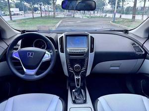 Luxgen U6, SUV de Lujo Accesible con Gran Espacio y Alta Configuración, de China, Auto Usado en Venta, Precio Económico, Rendimiento Confiable - Product Image 6