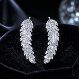 Orecchini a Perno a Forma di Foglia per Donne, Brillanti Orecchini Botanici, Gioielli di Moda per Uso Quotidiano - Product Image 1