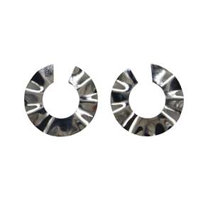 Pendientes de Moda con Diseño de Brazalete, Acero Inoxidable 316L, Baño de Oro PVD, Sostenibles y Resistentes - Product Image 1