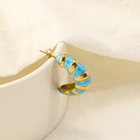 Boucles d'oreilles clous tendance en forme de C, émail vert menthe épais à rayures, en acier inoxydable plaqué or, bijoux d'oreille pour femme, usage quotidien