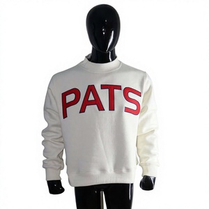 Sweat-shirt à col rond pour femme avec imprimé lettres Pats, 100% coton tricoté, coupe classique décontractée pour l'automne, blanc avec logo rouge sur le devant - Product Image 1