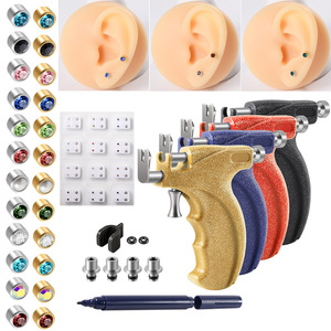 Kit de <span class=keywords><strong>pistolet</strong></span> de perçage d'<span class=keywords><strong>oreille</strong></span> plaqué or <span class=keywords><strong>jetable</strong></span> outil hygiénique indolore sûr pour la maison ou le salon pour adultes et enfants pour les mariages - Product Image 3