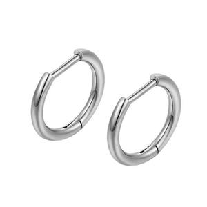 Fabricant personnalise des boucles d'oreilles en alliage de titane F136 de haute qualité, des boucles d'oreilles épaisses, des bijoux perforés à la mode - Product Image 3