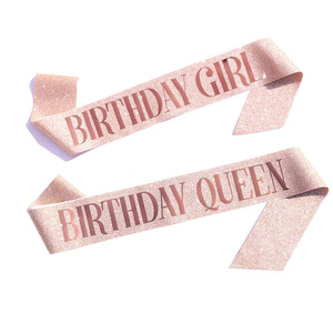 Écharpe d'anniversaire pour fille, en tissu pailleté or rose, accessoire de fête, ruban Reine des Anniversaires, cadeau - Product Image 1