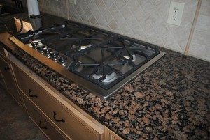 Phổ biến tự nhiên Baltic Brown <span class=keywords><strong>Granite</strong></span> đá cho nhà bếp bảng băng ghế dự bị đảo Tops ăn bàn - Product Image 4